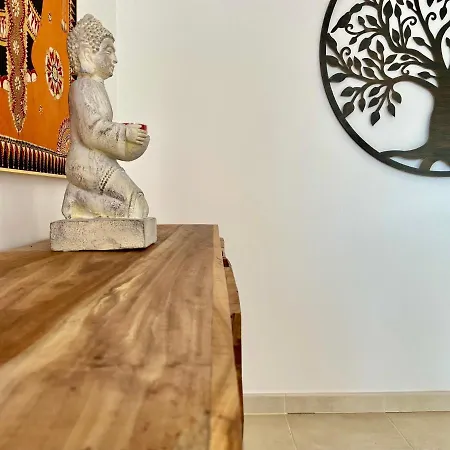 Tr - With Pool And Parking *