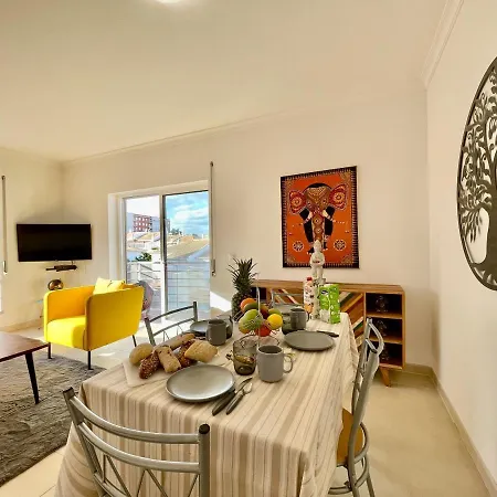 Tr - With Pool And Parking Armação de Pêra